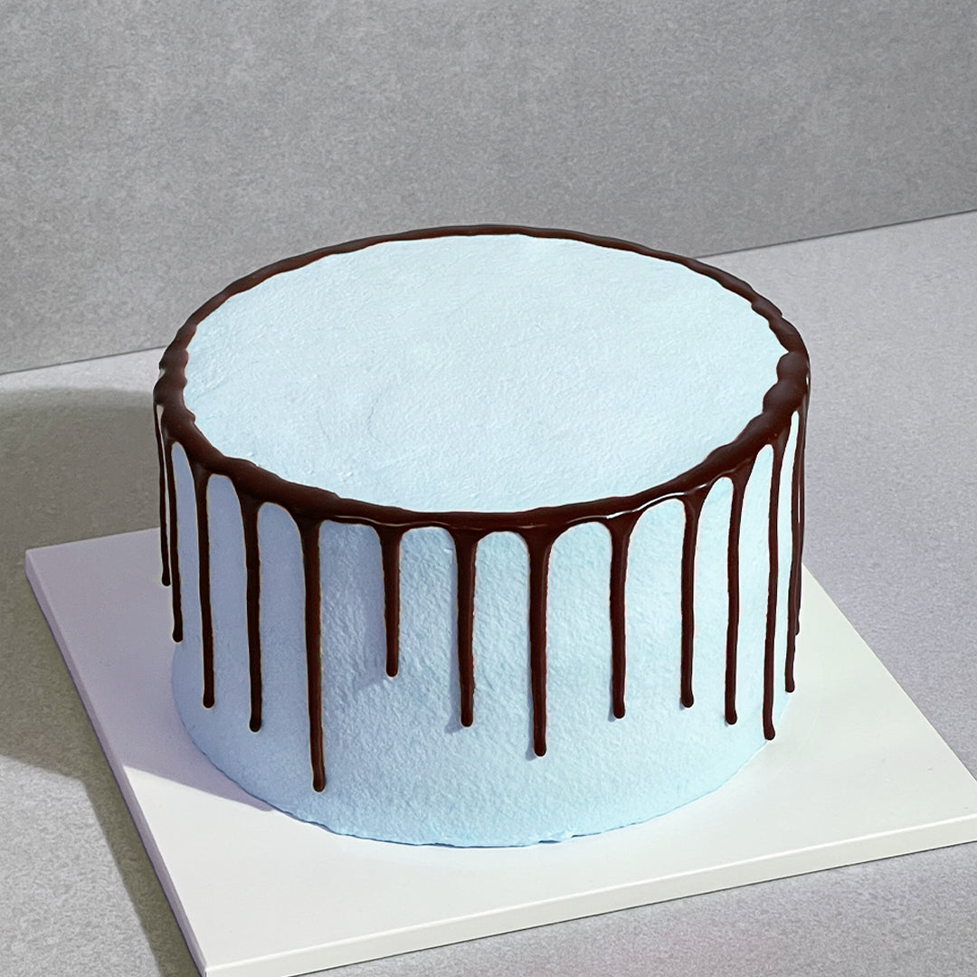 B13. Edge Choco Drip Cake