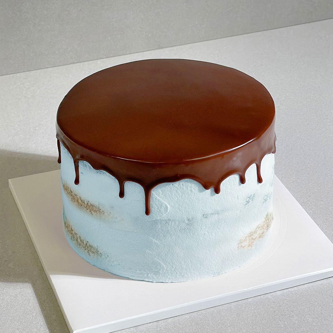 B15. Choco Drip Naked Icing Cake