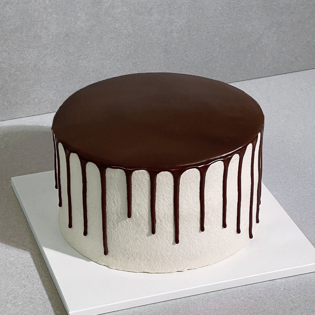 B10. Choco Drip Cake