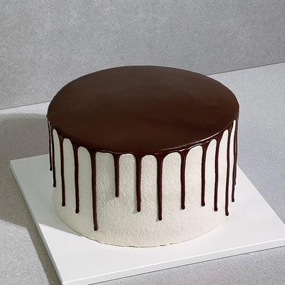B10. Choco Drip Cake